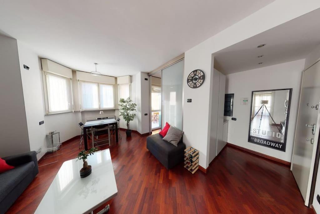 Apartment+Garage Near Novegro Exhibition/Linate Segrate Ngoại thất bức ảnh