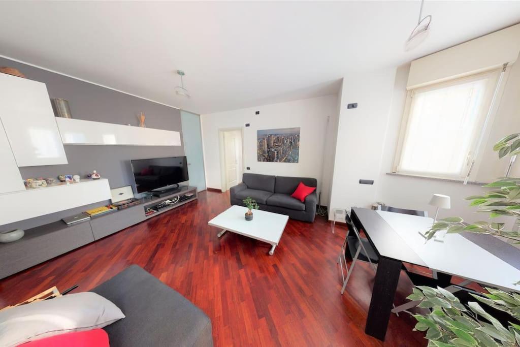 Apartment+Garage Near Novegro Exhibition/Linate Segrate Ngoại thất bức ảnh